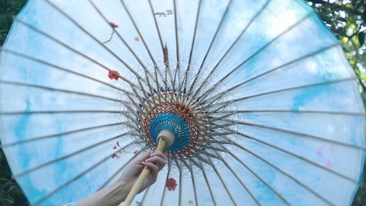 Pack your favorite plants into an umbrella for long-lasting preservation—forever fresh and never wit