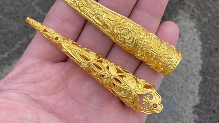 My hands are all adorned with golden armor.