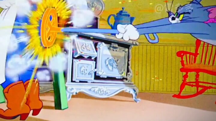 เจ้านายอารมณ์ร้อนสุดๆ ทอม แกกล้าทำได้ยังไง!