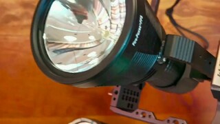 ฉัน DIY เมทริกซ์ไฟฉายที่เกินจริง - มันสามารถใช้ในการก้าวข้ามผีและทำลายผีที่อยู่ด้านบนได้ มันสามารถทำ