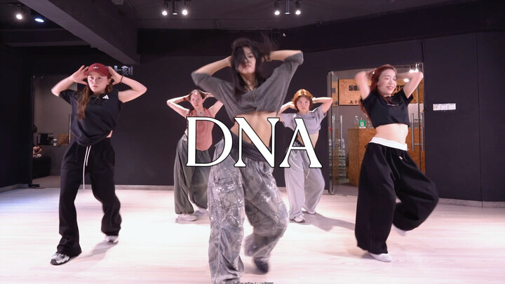 Diễn xuất của bạn yếu quá, chiêu trò cũng cũ rích! #ÂmÂmBiênMúa By2 «DNA»