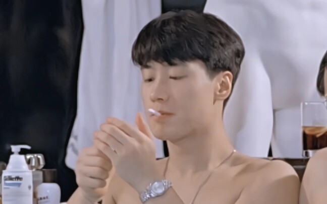 The immersion is so strong I’m already taking a bath next to Li Ming!