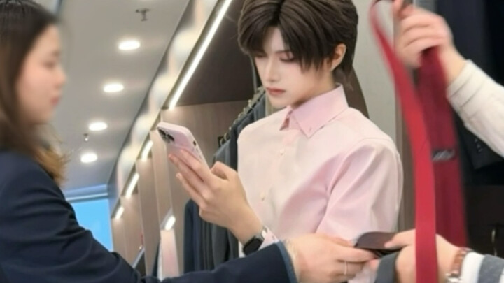 When I begged a real-life store clerk to pose with me for a cosplay shoot