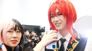 Kehidupan|Cosplay-Anak Muda Memakai Kostum Perempuan Ketahuan Temannya