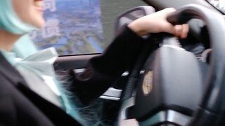 What a fiery female driver—I just love it!