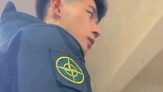 宝贝开会要迟到了，随意捏