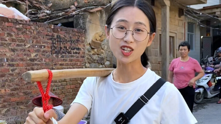Hôm nay tôi mang hai con ngỗng đầu sư tử đi bán hàng rong; sự nhiệt tình và đùm bọc của bà con lối x