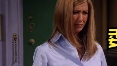 ري ري اللطيف يشعر بالظلم عبر الإنترنت.