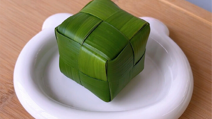 العيد القمري على الأبواب، هيا نلفّ أطيب أقراص الأرز الحلوة بالتمر!