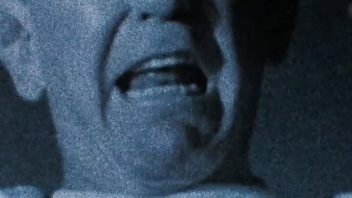 Dù ngã nhưng tôi vẫn đứng dậy. "Tôi không nghe thấy tiếng chuông."