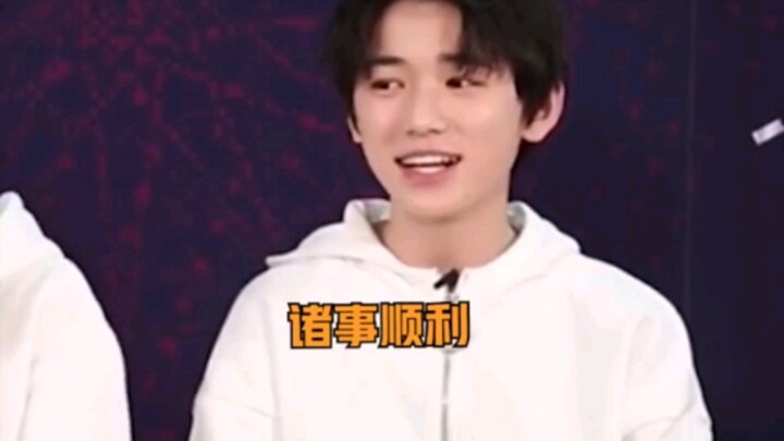 Song Yaxuan: You’re only 60! He Junlin: My teacher said no one would ever record a video for you.