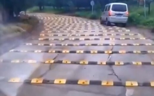 Con đường chết tiệt ấy cậu đã chạy qua chưa! Ha ha!