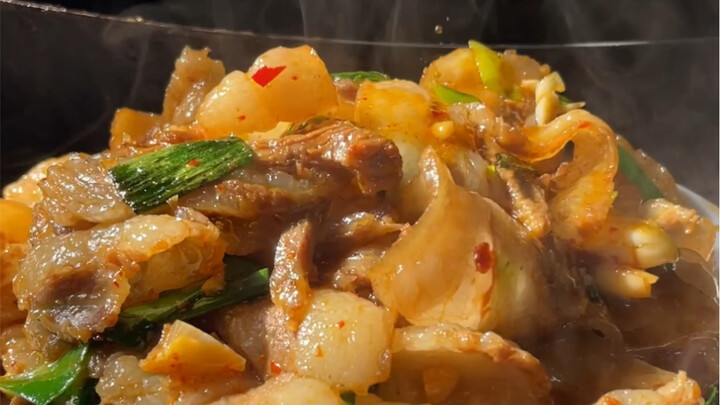 ปิศาจหมูน้อยไม่คาดคิดเลยว่า นอกภูเขาหลางหลางจะไม่ใช่ภูเขา!