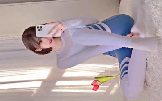 Hot dance, what you want. Sexy and pure desire every day, black silk fades to white silk, are you su
