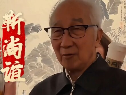 Ông Tấn Thượng Nghị từ khu nhà cũ của Học viện Mỹ thuật Trung ương đến thăm triển lãm tốt nghiệp của