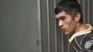 الصفعة الأخيرة كانت مضحكة بشكل لا يمكن تفسيره.
