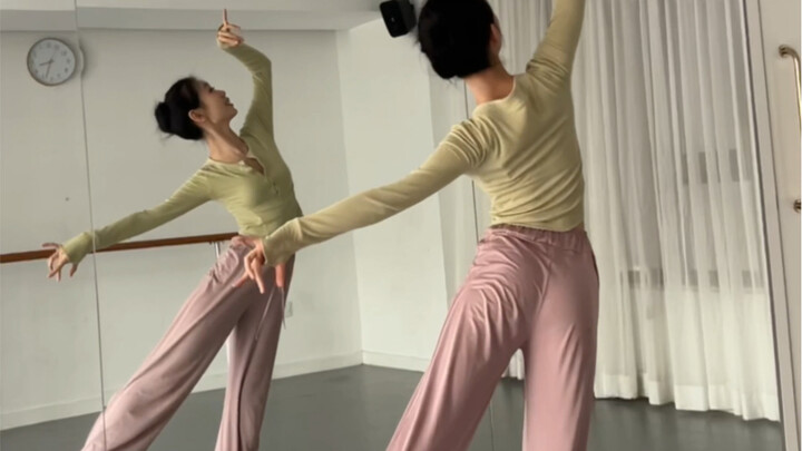 Một điệu nhảy siêu nhẹ nhàng ~ "Mô Lệ" dạy phản chiếu và dạy ngược tốc độ 0,7 lần