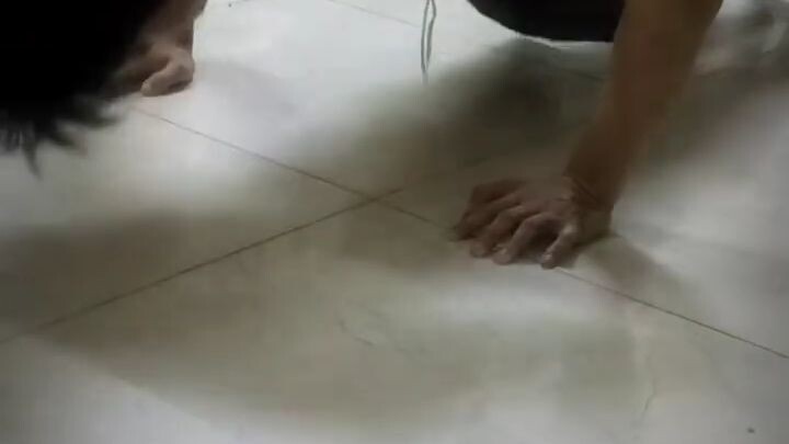 Vì anh đã tập 1000 cái chống đẩy, 5000 cái hít xà