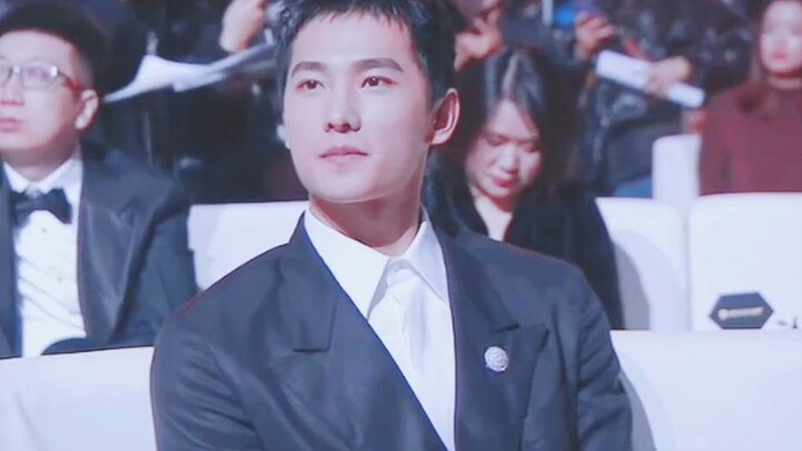 คืนนี้อิโมจิพลิกโผสุดๆ เลย วินาทีก่อนยังเป็นมาสเตอร์พีซ วินาทีถัดมากลายเป็นหนูน้อยน่ารัก ชัดเจนว่าบอ