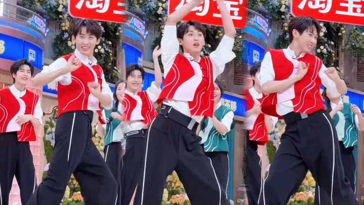 Pameran ketergantungan 200%! JOJO yang bisa goyang dengan sangat apik, tangan bunganya juga lentur b