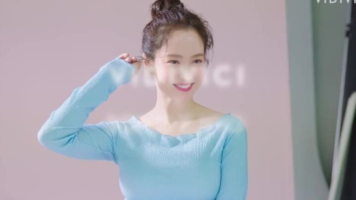 [Song Ji-hyo] Behind-the-Scenes: Song Ji-hyo’s Fresh, Spring-Like Photoshoot