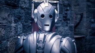 它们明明是热衷于改造人类的赛博人，可最终却沦为供人观赏取乐的玩物