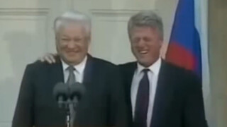 Năm 1995, Tổng thống Hoa Kỳ Clinton đã bật cười tại một cuộc họp báo và Yeltsin đã mỉm cười với ông.