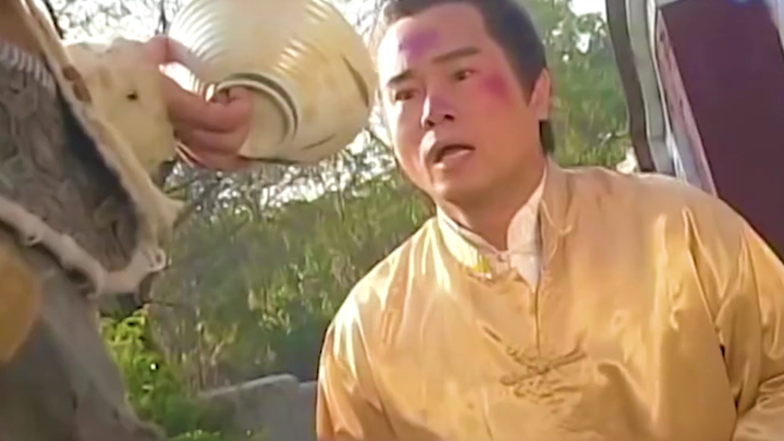 ขอทานเก็บไหขึ้นมาจากแม่น้ำ ไม่คาดคิดว่าข้างในกลับเป็นกระดูกมนุษย์!