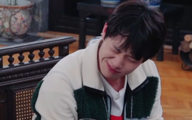[Wei Daxun] Teacher Zhang Xuefeng was right! A tipsy Wei Daxun is so cute—like a slightly drunk litt