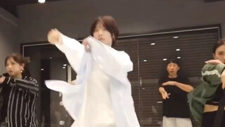 【赵粤】【练习室】《WHO IS YOUR GIRL》  制作人拍摄练习室版本 赵粤cut SNH48