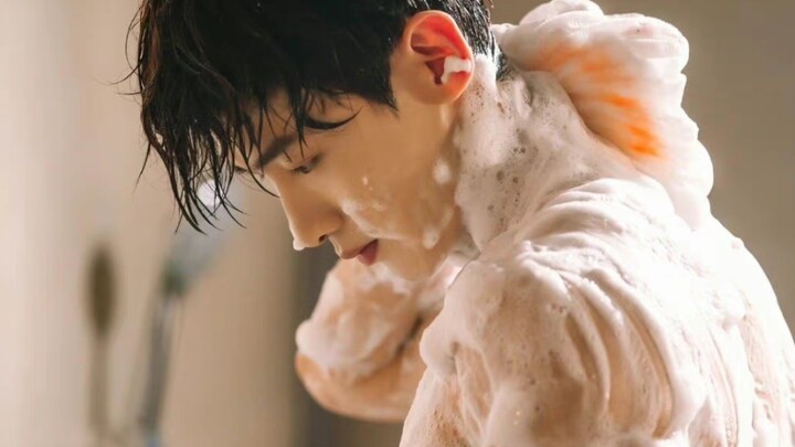 Atap pesona muda di industri hiburan domestik sepertinya adalah pria gagah berusia hampir tiga puluh