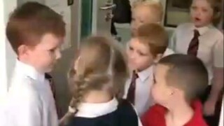 Adorable foreign kindergarten children, choose the way to greet in the morning!