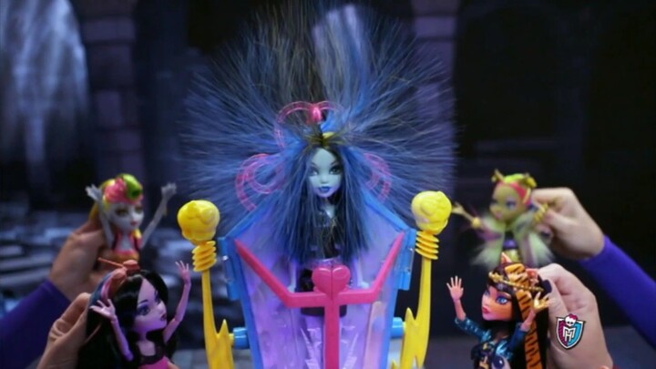 Monster High Freaky Fusion Toys Commercial (2014) (German/Deustch) Version