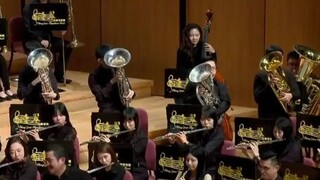 The wind band plays "Detective Conan", which is a carnival of a wind band