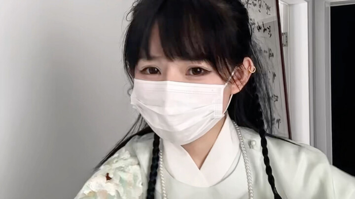 حبيبي، إذا تحولتُ إلى يرقة، هل ستظلّ تحبني؟