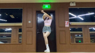 [17-year-old dances to Sweet Talk choreographed by Qinqin] My friend said this set shows off my figu