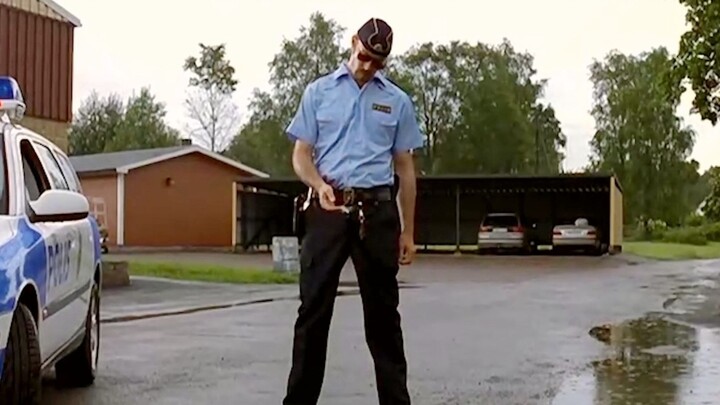 Does anyone remember this foreign policeman? The one who shot with his crotch?