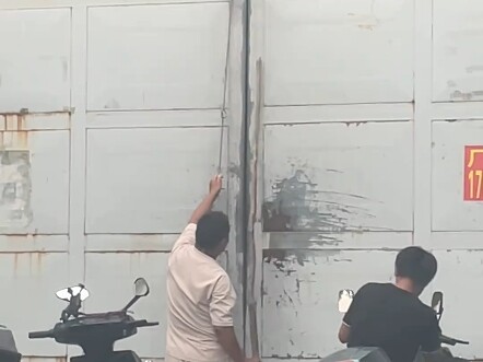 Kalau tongkat ini diambil, apakah si mungil di dalamnya bakal kelaparan?
