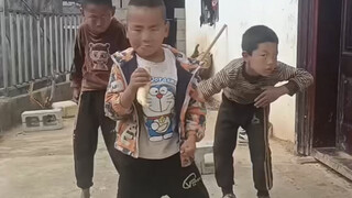 البرّ بالوالدين من أهمّ الفضائل. بكيت حين سمعته.