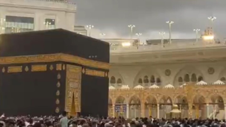 আলহামদুলিল্লাহ ❤️জুমার দিনে আল্লাহর ঘর পবিত্র কাবা শরীফের এই সুন্দর দৃশ্য।আল্লাহ আমাদের সবাইকে পবিত্