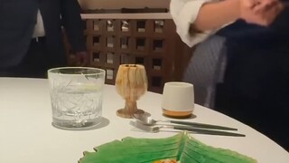 《您好先生，这边一共是5000美元》