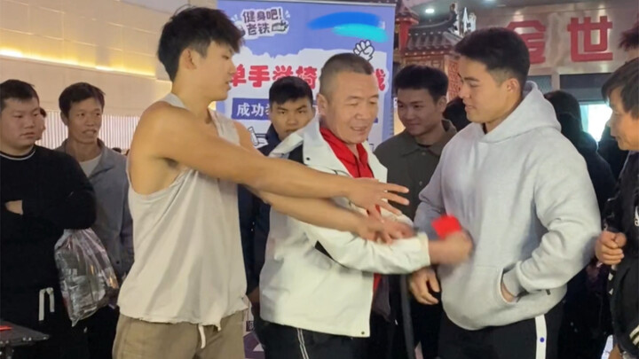 关于我被当众抢钱，还很无奈时