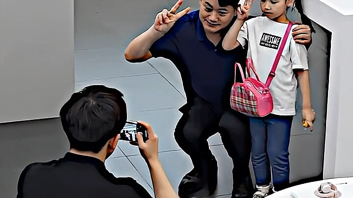 Trong thế giới xa lạ, điều ấm áp chính là lòng người.