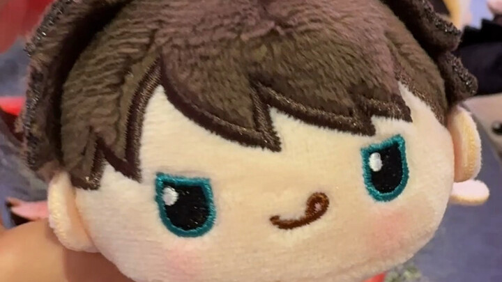 Ăn hết sushi rồi hôn một cái, đó chính là phần thưởng của em!