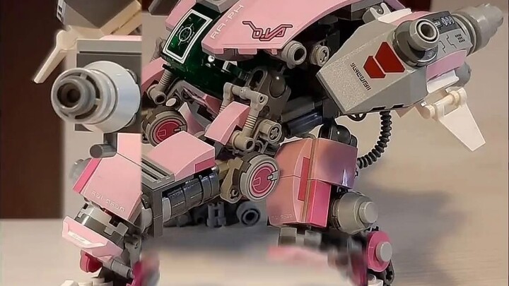 Brothers, you’ve seen enough of humanoid mechas. If you want to see mechas of other shapes, you must