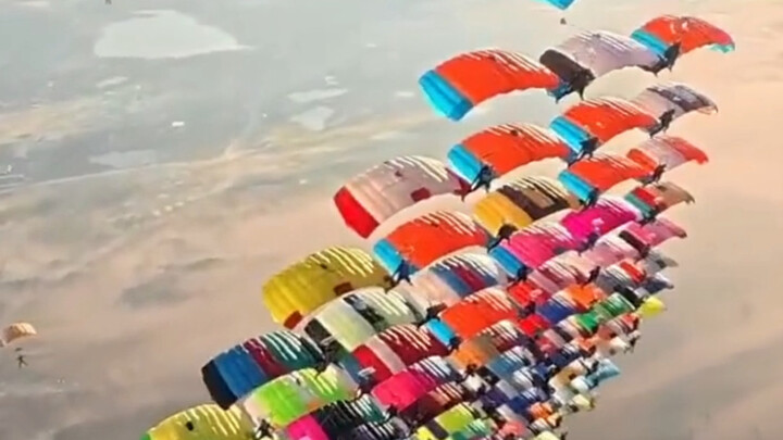 How did this parachute land so perfectly neat? It’s pretty impressive!