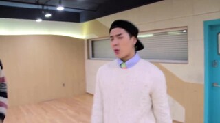 [GOT7] Who would have thought that this embarrassing practice room would have such a high number of 