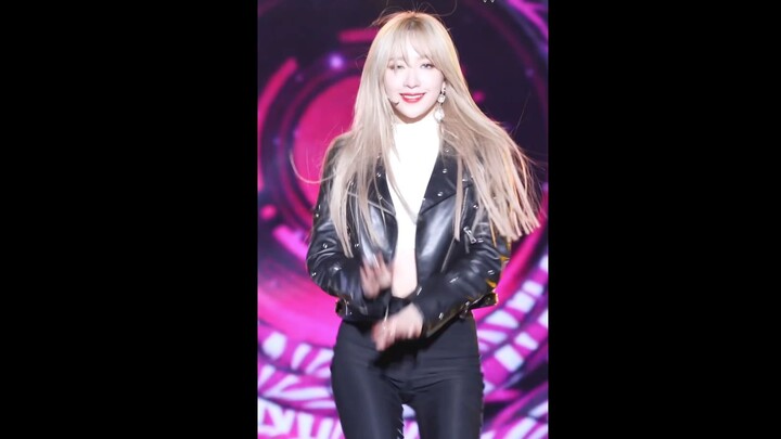 180210 ฮานี EXID Up & Down คลิปสดทำเอง 4k เสื้อหนัง กางเกงรัดรูป ผมบลอนด์