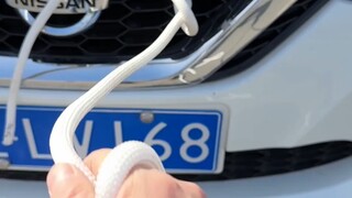 حبل السحب مربوط بهذا الشكل، حتى أن 10 أبقار لا تستطيع سحبه.