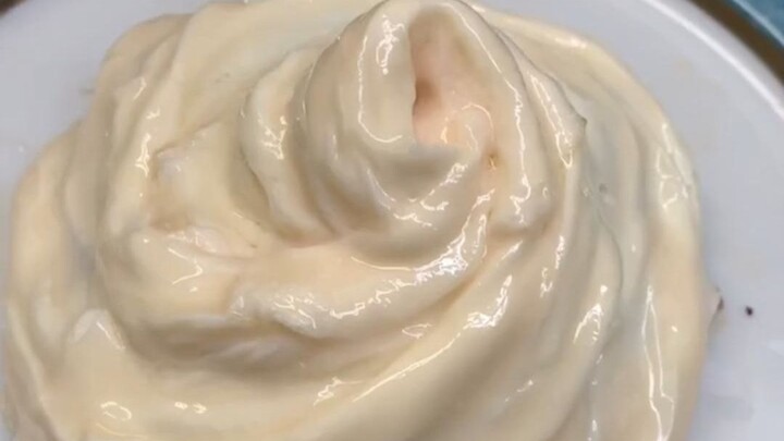 Váy lễ phục màu trắng, cơm bọc trứng! Làng cơm bọc trứng thực sự cạnh tranh khốc liệt quá rồi!